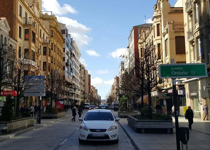 ゲストハウス Alvarez